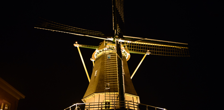 Molen bij nacht
